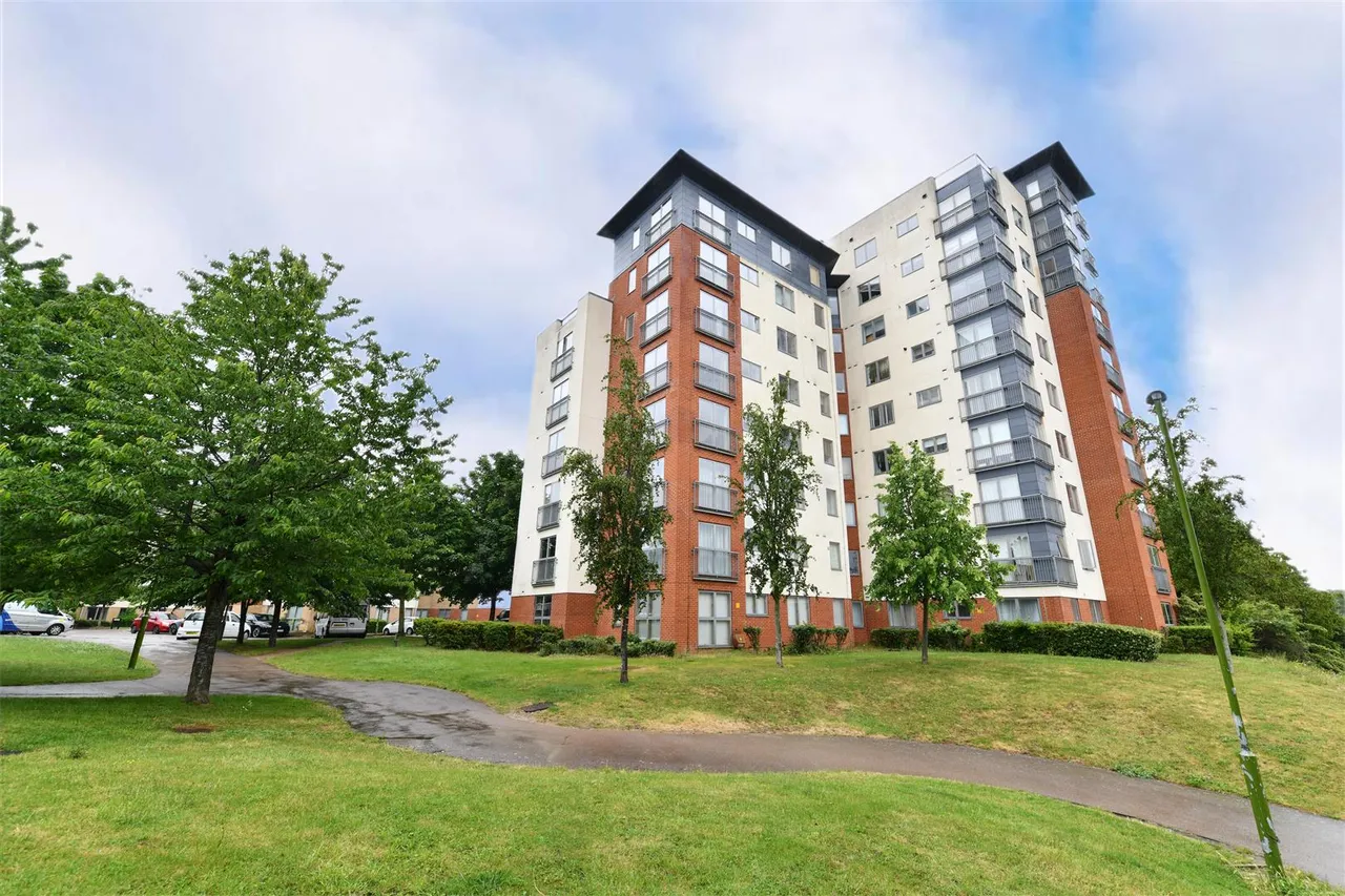 2 bed flat for sale — Kilby Road, Stevenage, Herts, SG1 2LU