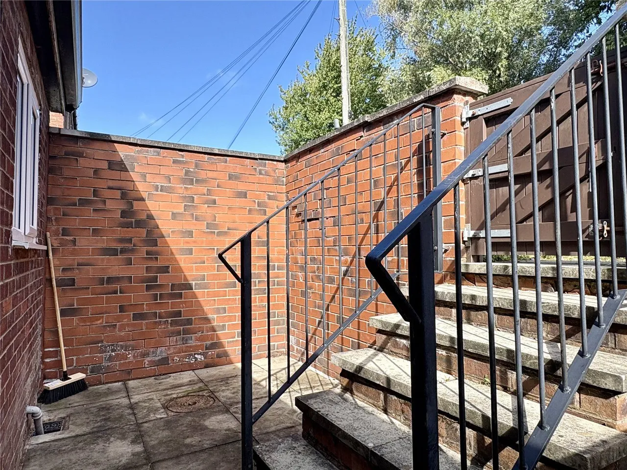 Worcester Street, Oldham, OL9, photo 12