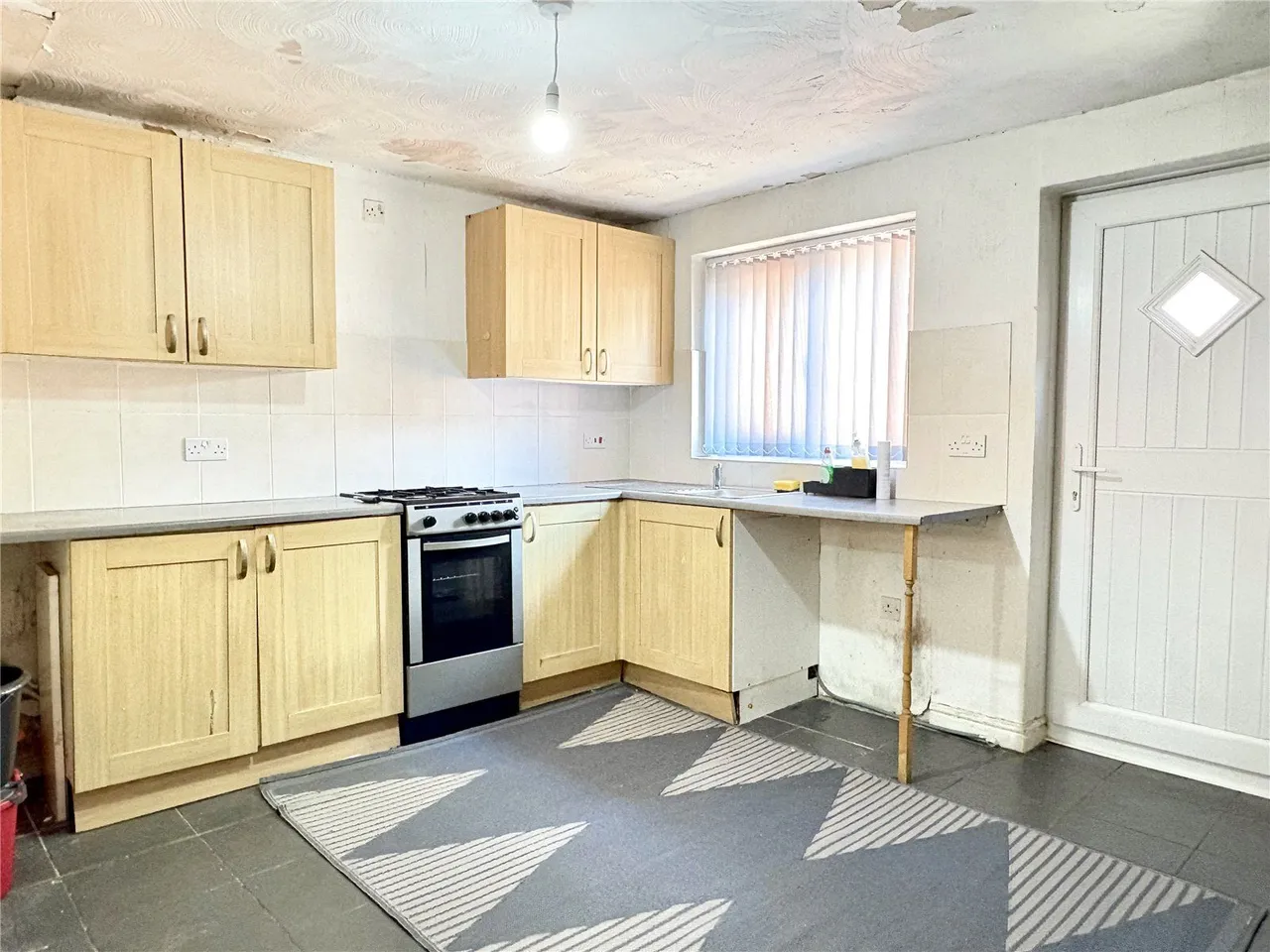 Worcester Street, Oldham, OL9, photo 6