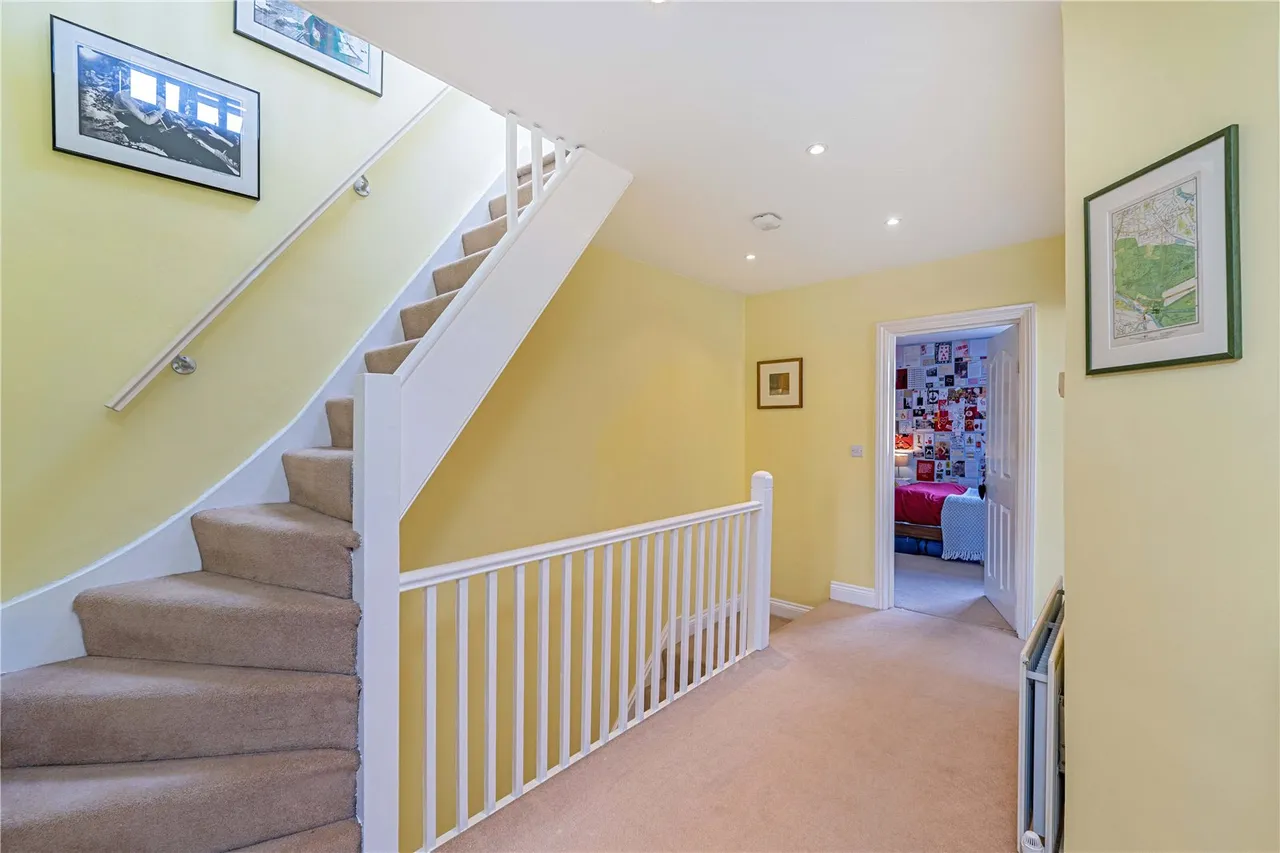 Park Road, Hampton Hill, TW12 1HF, photo 4