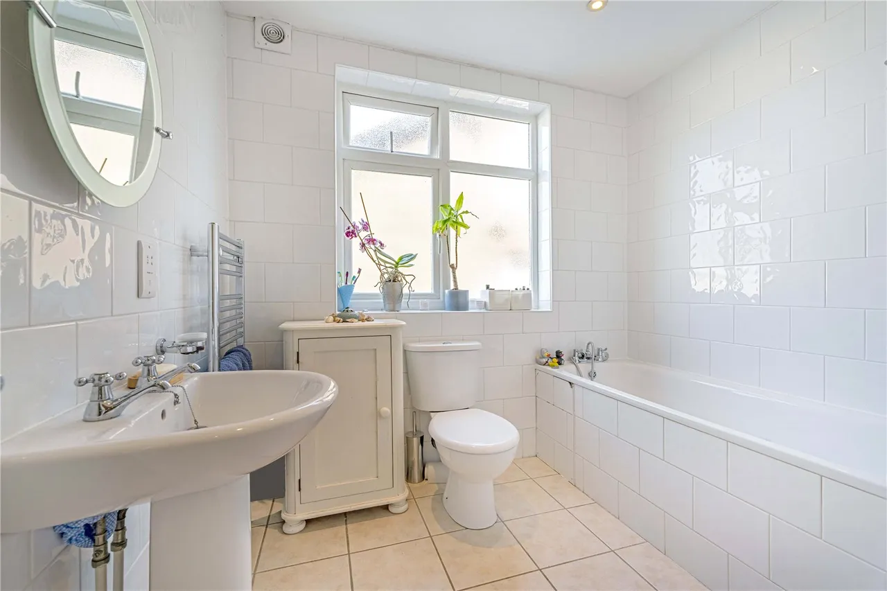 Park Road, Hampton Hill, TW12 1HF, photo 8