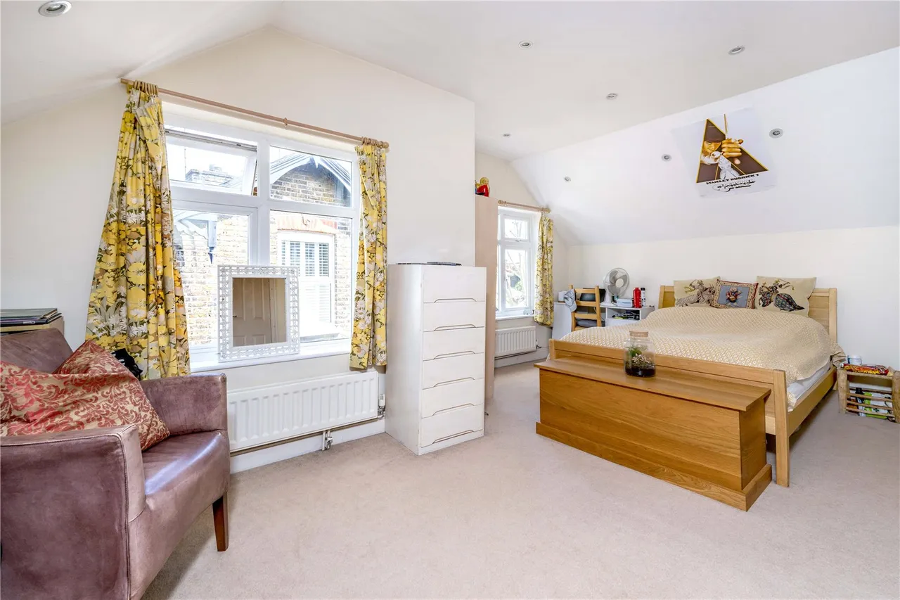 Park Road, Hampton Hill, TW12 1HF, photo 6