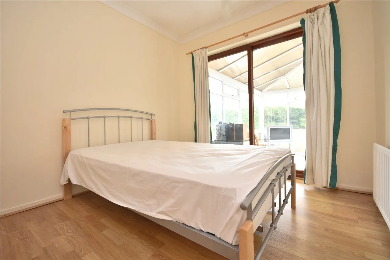 Field End Crescent, Leeds, LS15, photo 8
