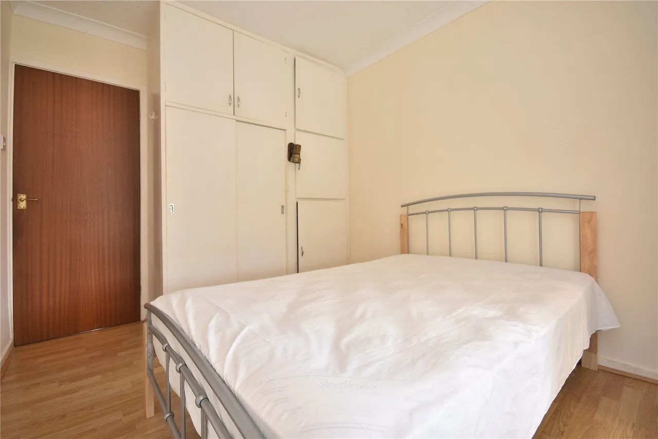 Field End Crescent, Leeds, LS15, photo 9