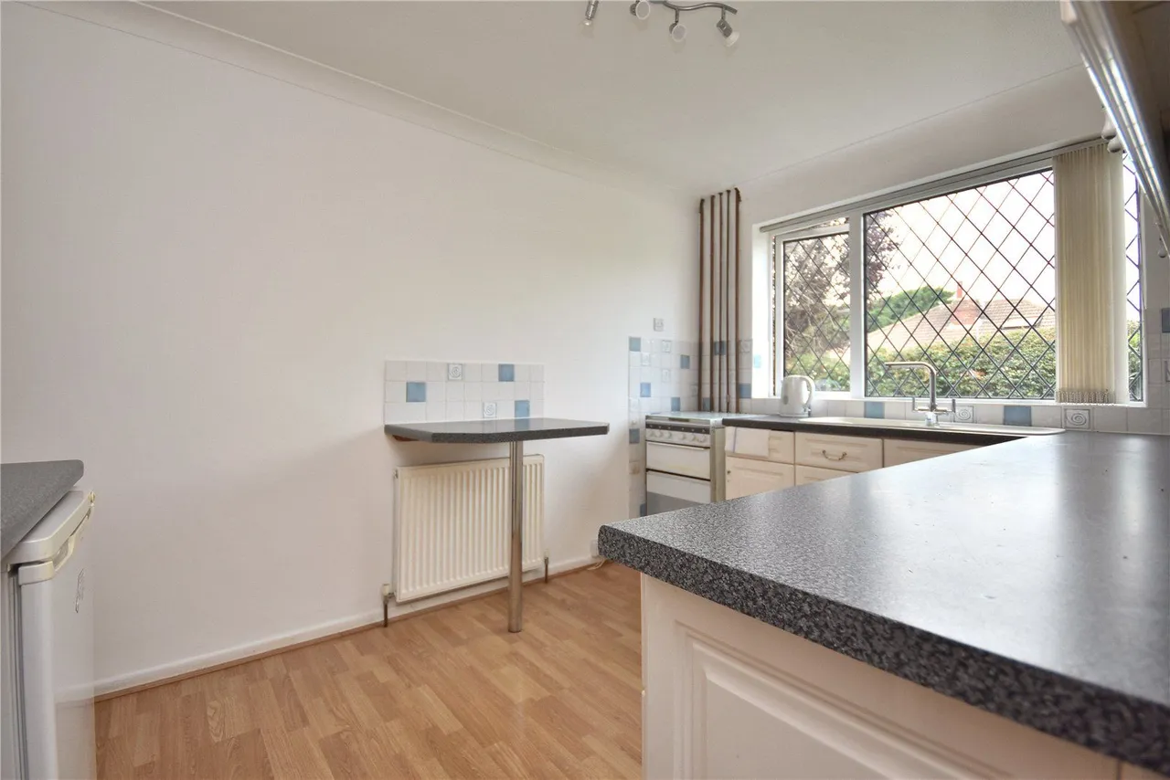Field End Crescent, Leeds, LS15, photo 5