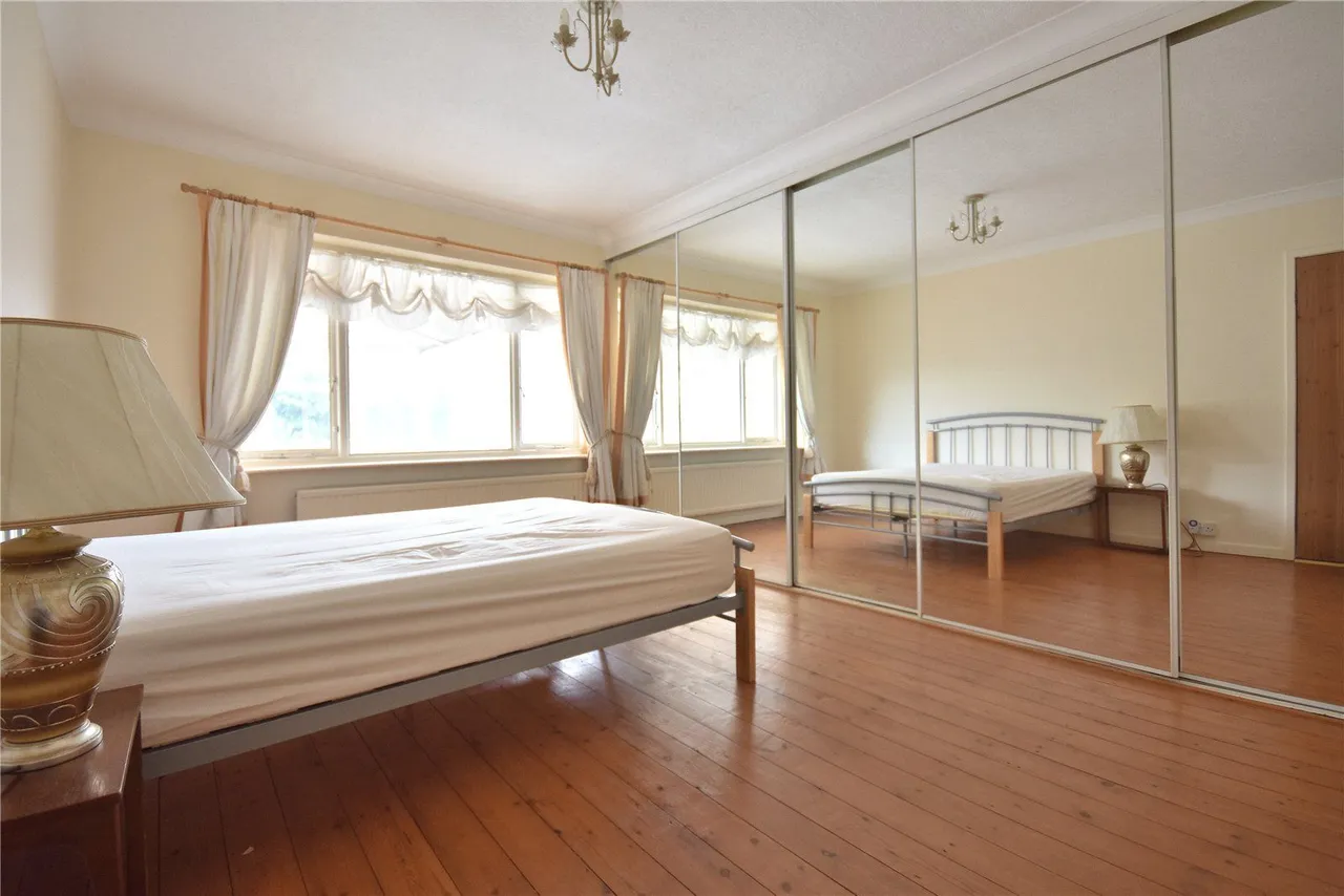 Field End Crescent, Leeds, LS15, photo 7