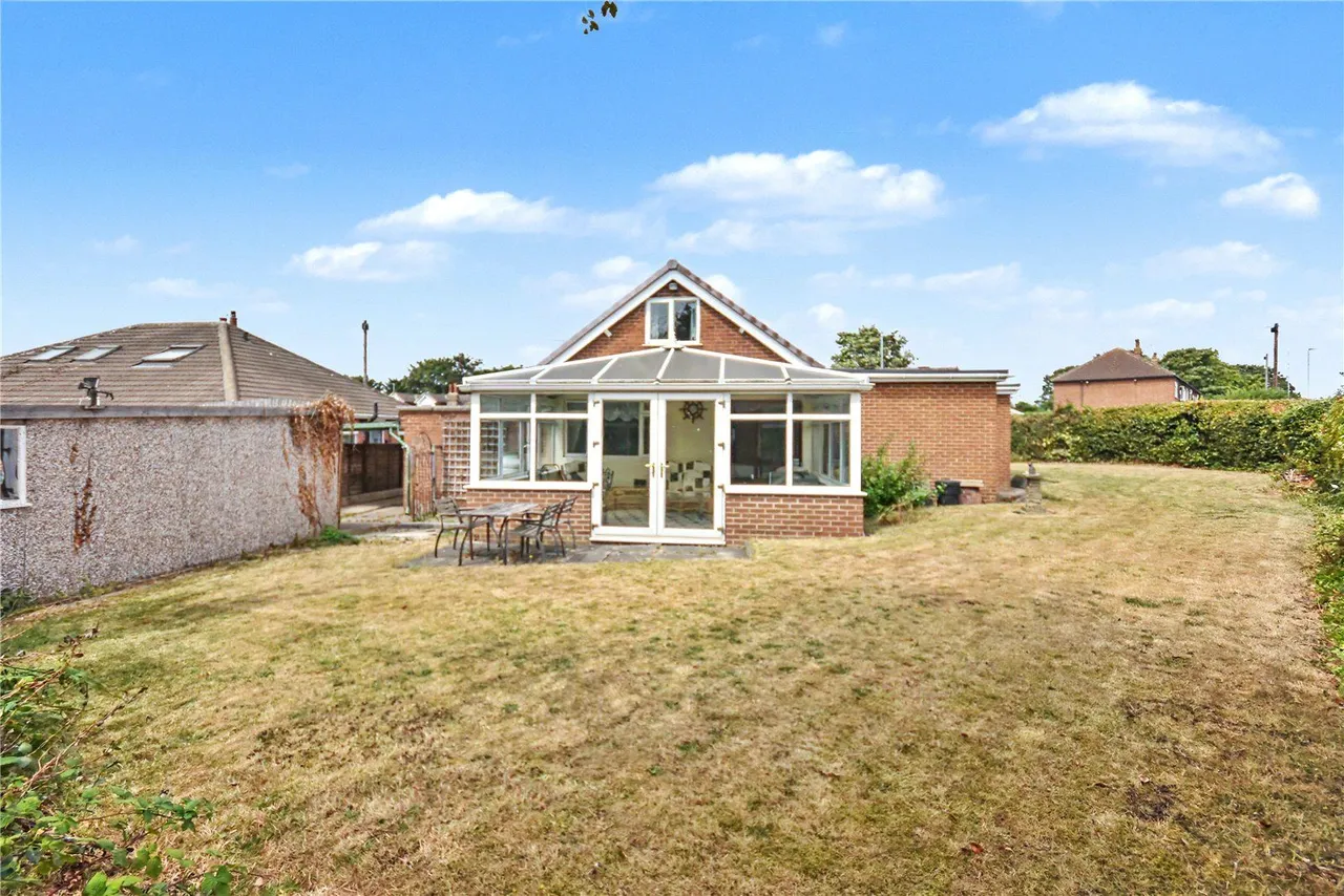 Field End Crescent, Leeds, LS15, photo 14