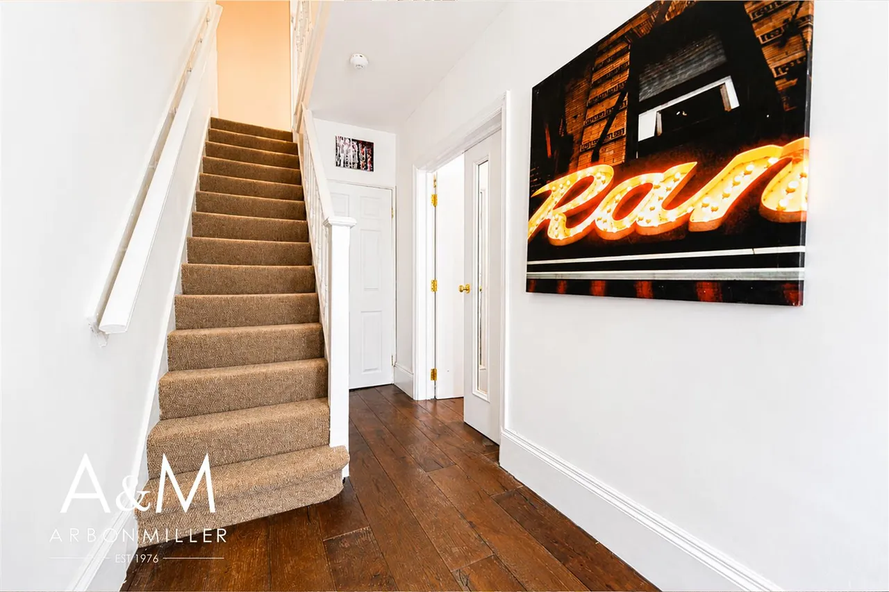 Sheldon Avenue, Clayhall, Essex, Ilford, IG50UD, photo 15