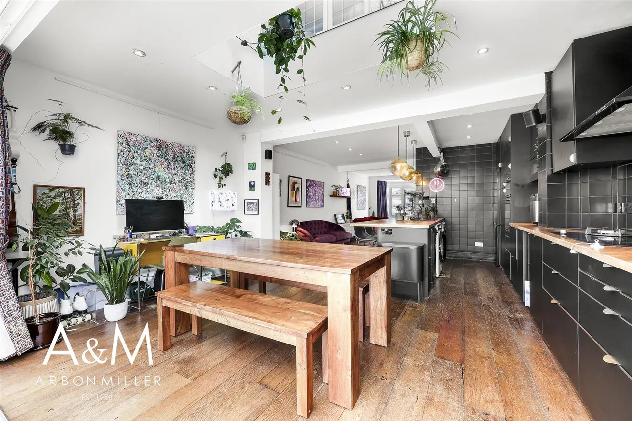 Sheldon Avenue, Clayhall, Essex, Ilford, IG50UD, photo 10