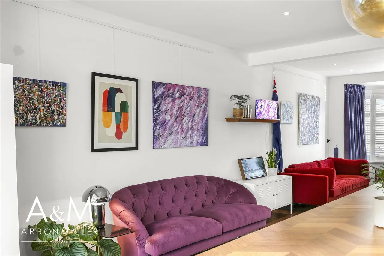 Sheldon Avenue, Clayhall, Essex, Ilford, IG50UD, photo 6