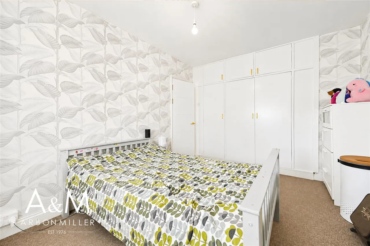 Sheldon Avenue, Clayhall, Essex, Ilford, IG50UD, photo 19