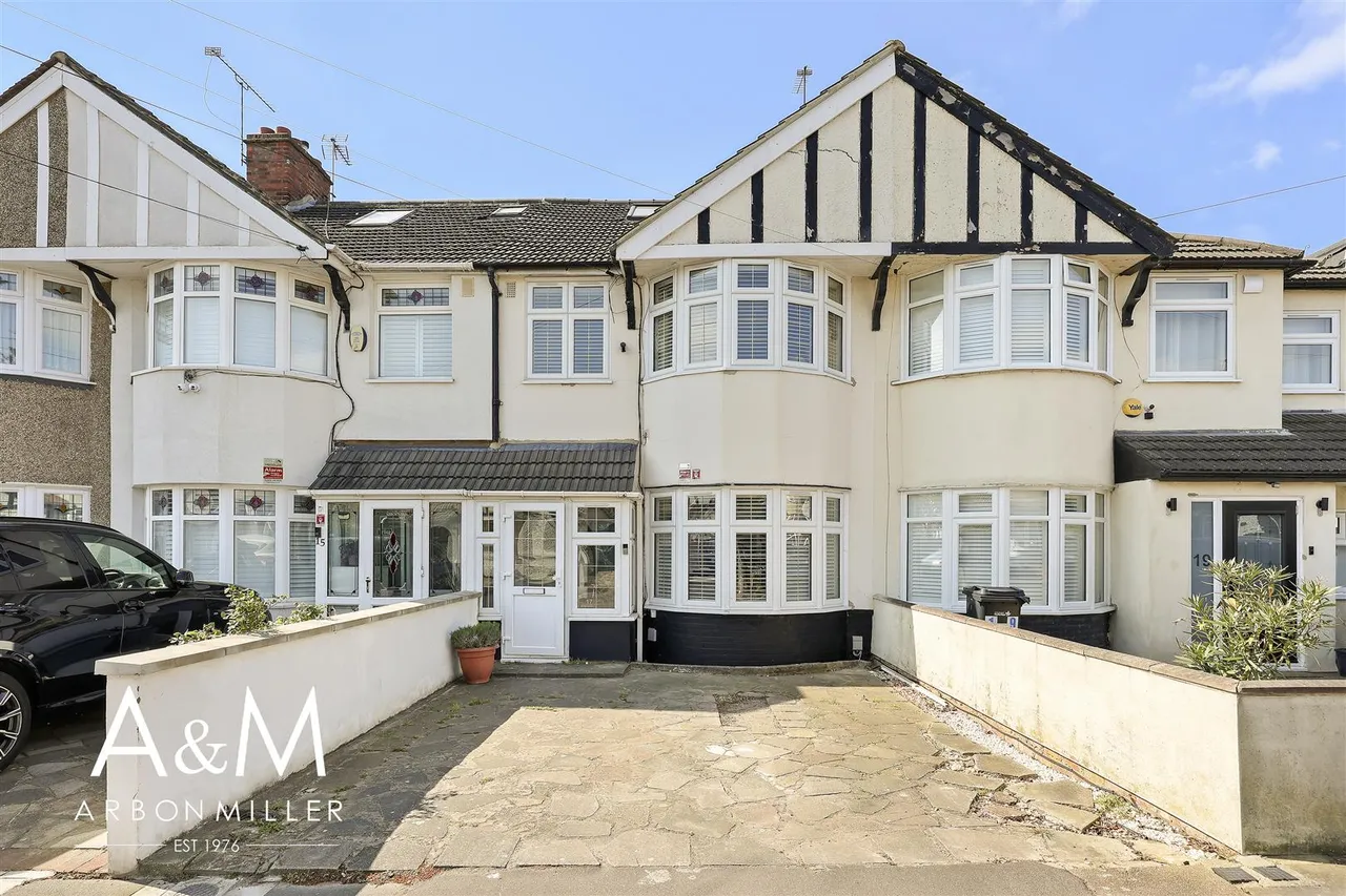Sheldon Avenue, Clayhall, Essex, Ilford, IG50UD, photo 31