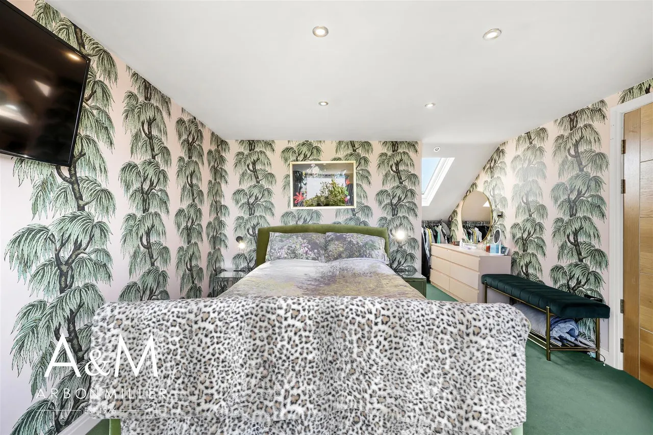 Sheldon Avenue, Clayhall, Essex, Ilford, IG50UD, photo 24