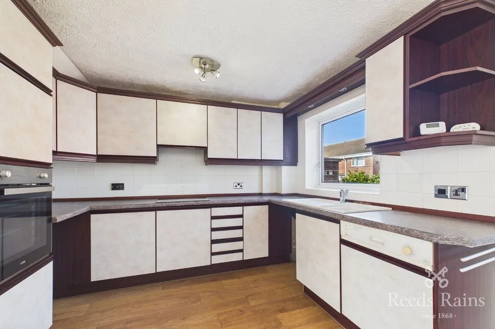 Badsworth Way, Bramley, South Yorkshire, S66, photo 4