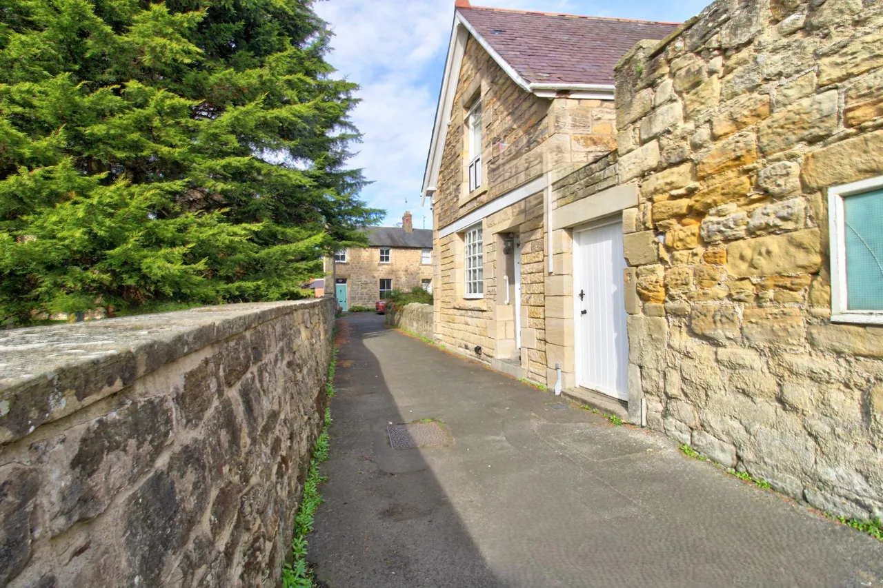 St. Lawrence Terrace, Morpeth, NE65, photo 26