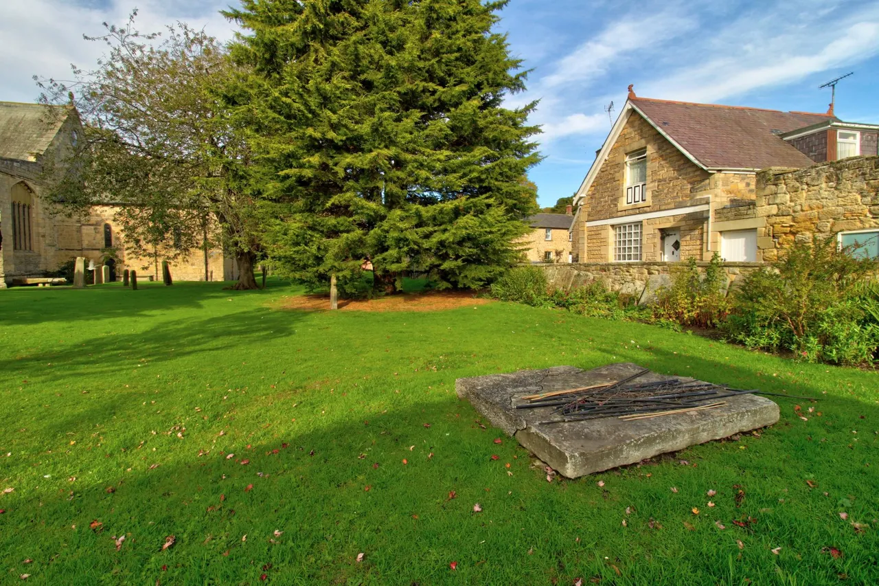 St. Lawrence Terrace, Morpeth, NE65, photo 28