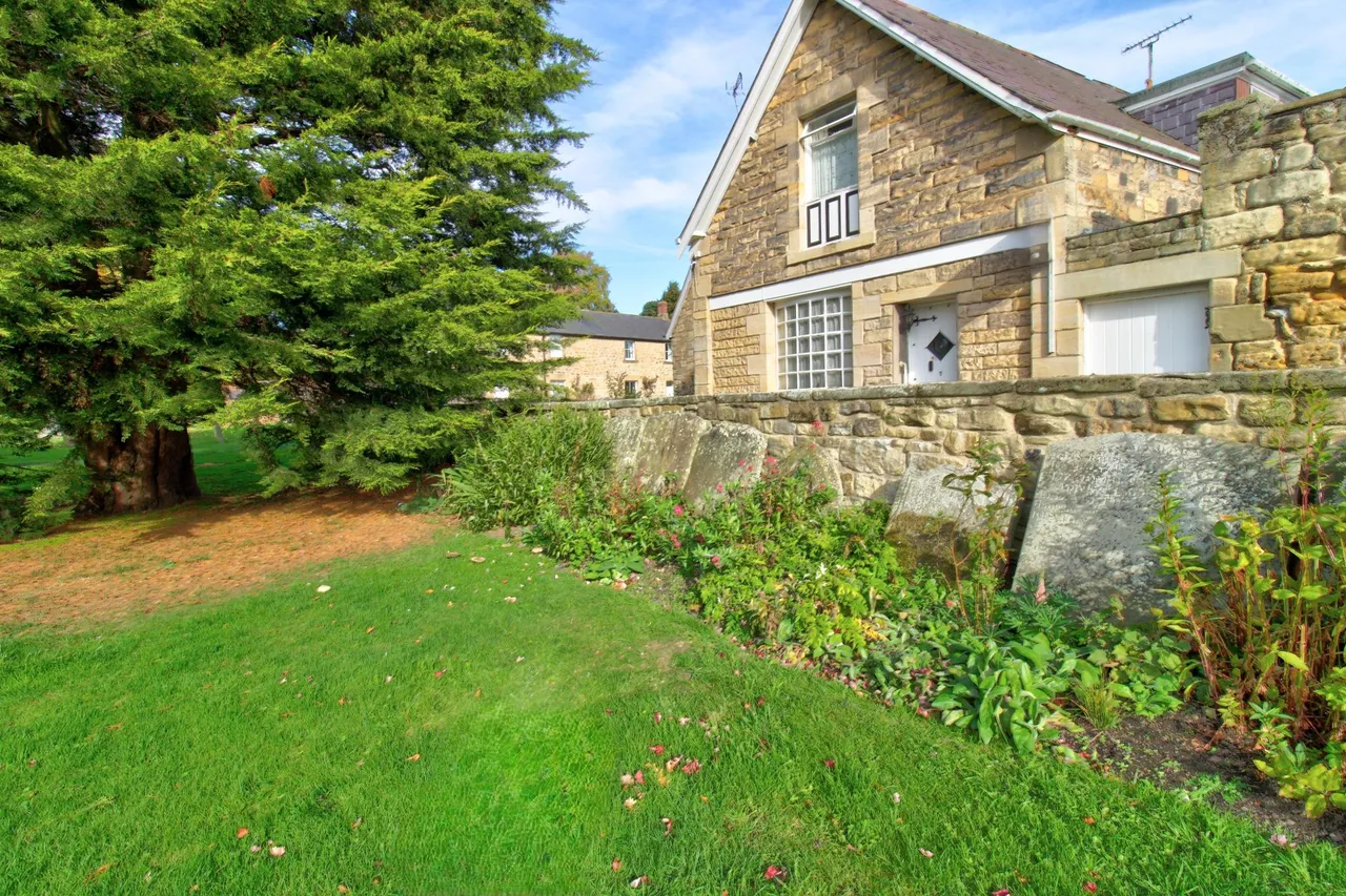St. Lawrence Terrace, Morpeth, NE65, photo 27