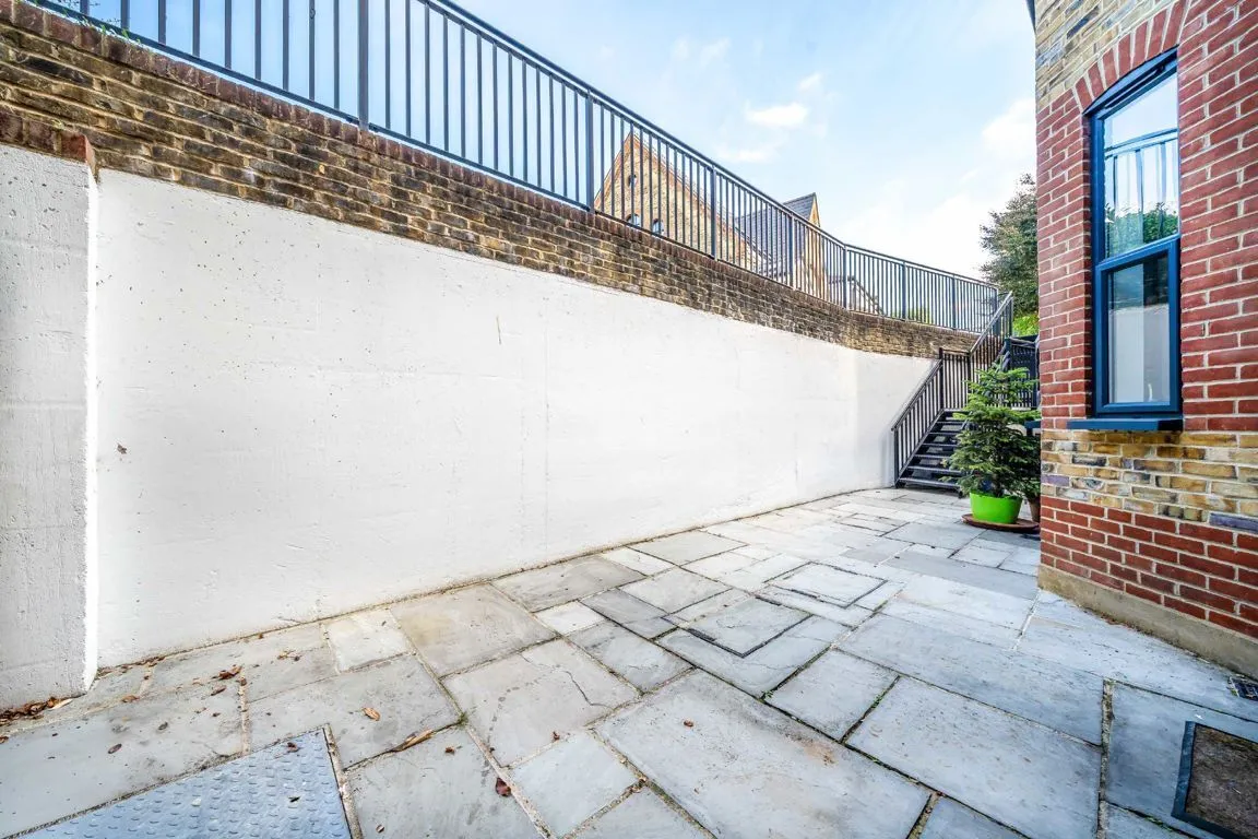 Coleshill Road, TW11, photo 6