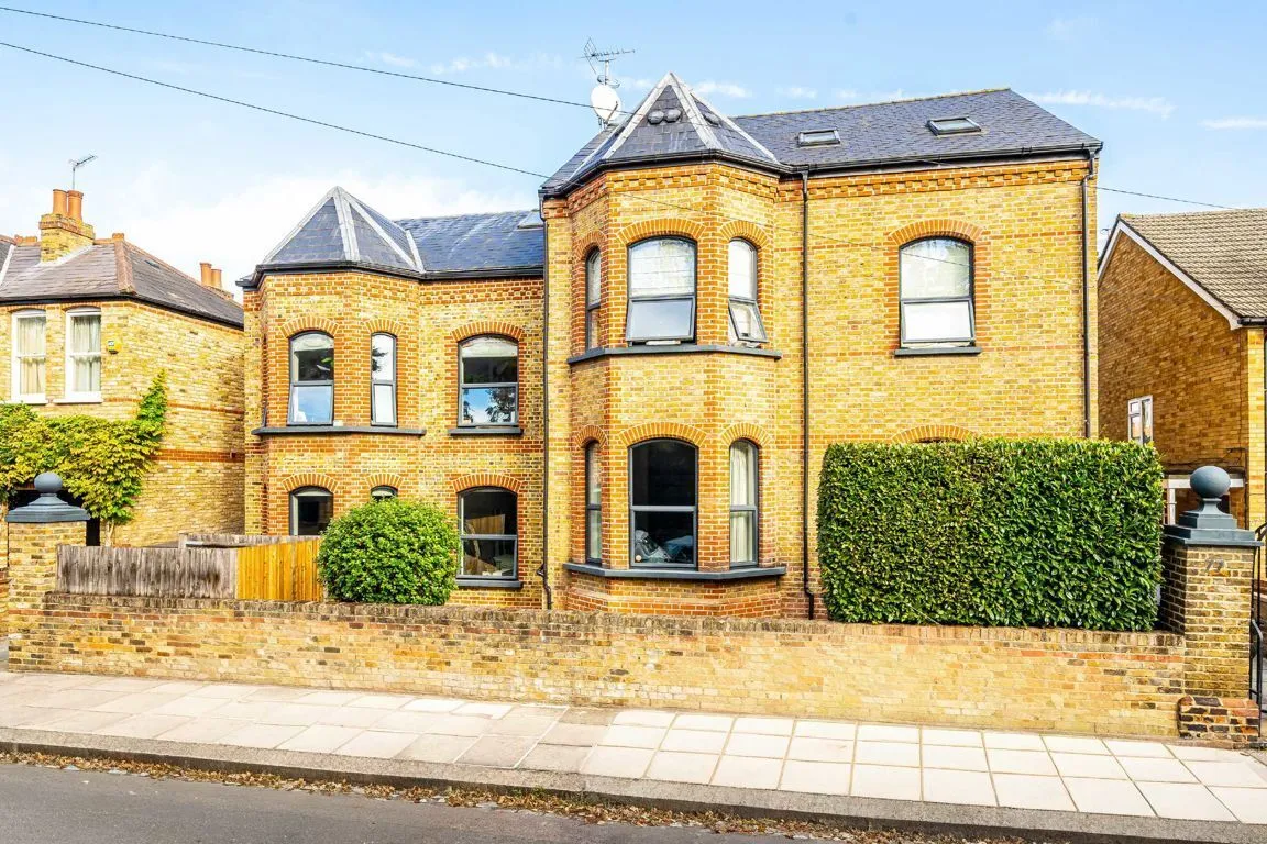 1 bed house for sale, Coleshill Road, TW11