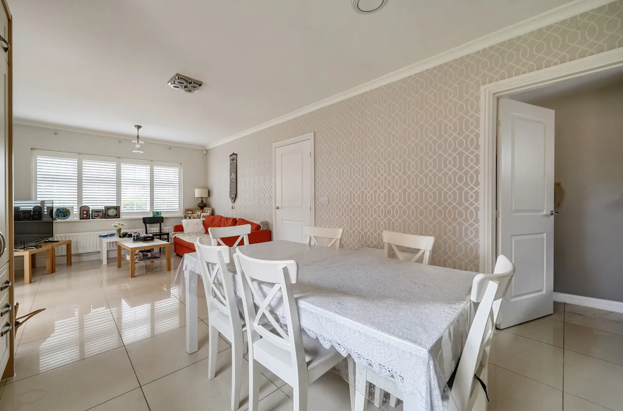 Martinet Road, Woodley, Reading, Berkshire, RG5 4TQ, photo 3