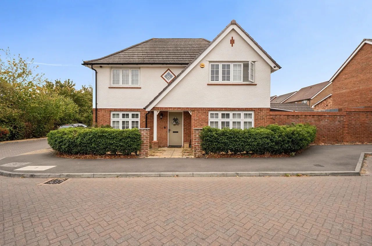 4 bed house for sale — Martinet Road, Woodley, Reading, Berkshire, RG5 4TQ