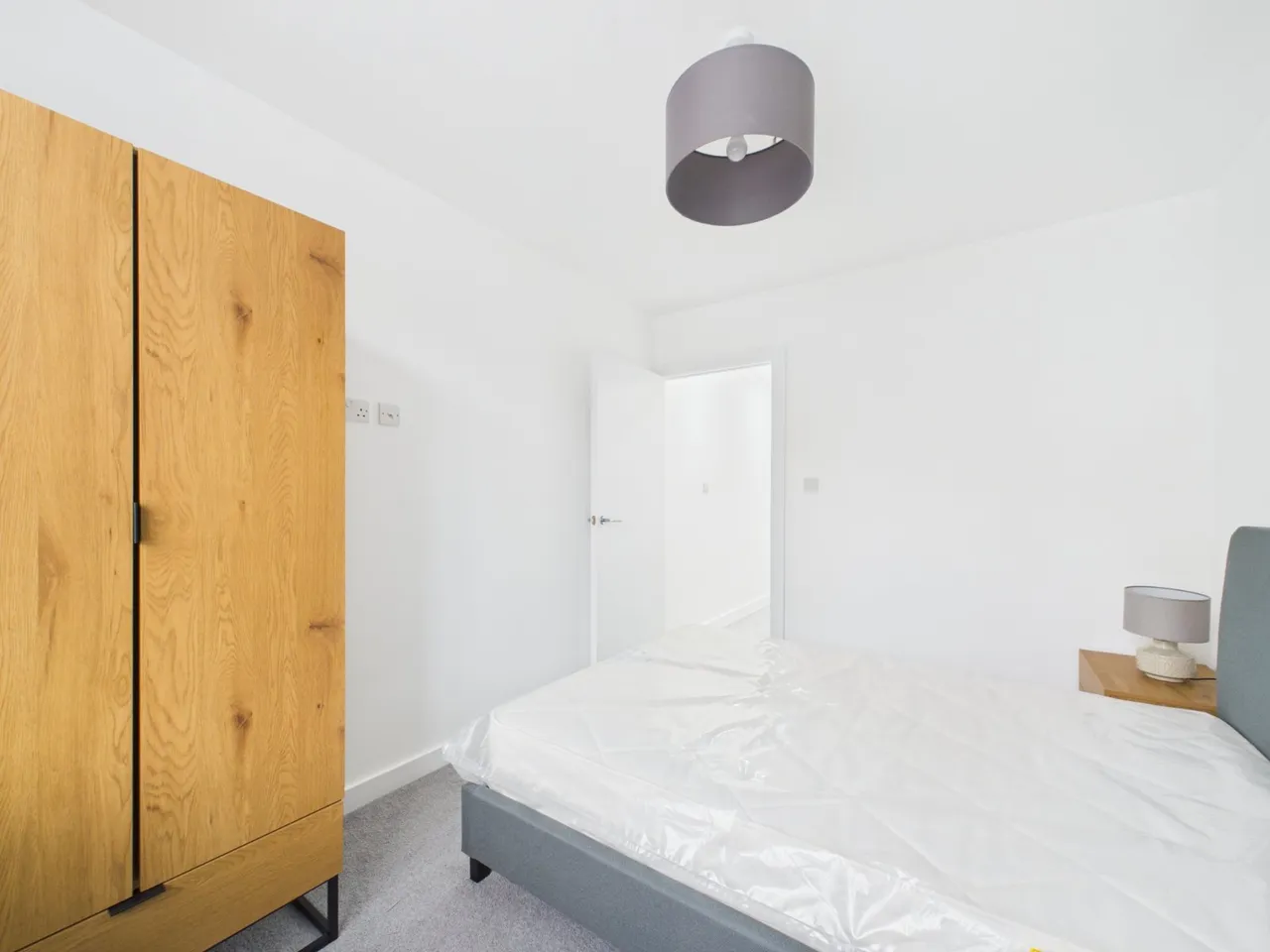 Station Road, Egham, photo 10