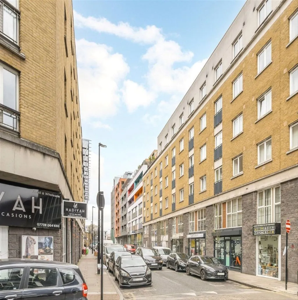 Plumbers Row, Aldgate, photo 4
