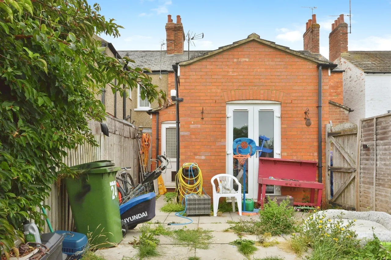 Cosgrove Road, Old Stratford, MK19, photo 16