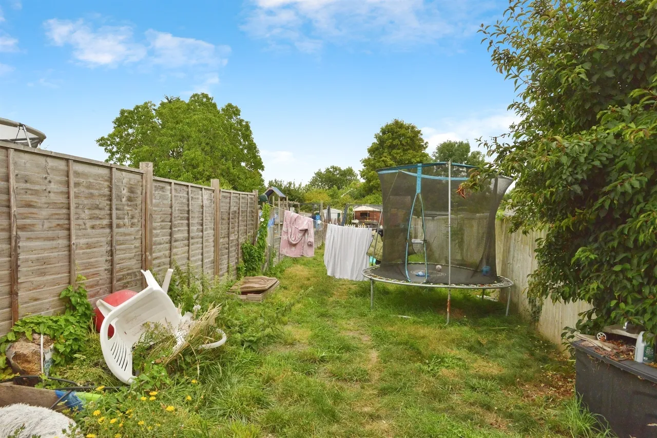 Cosgrove Road, Old Stratford, MK19, photo 15