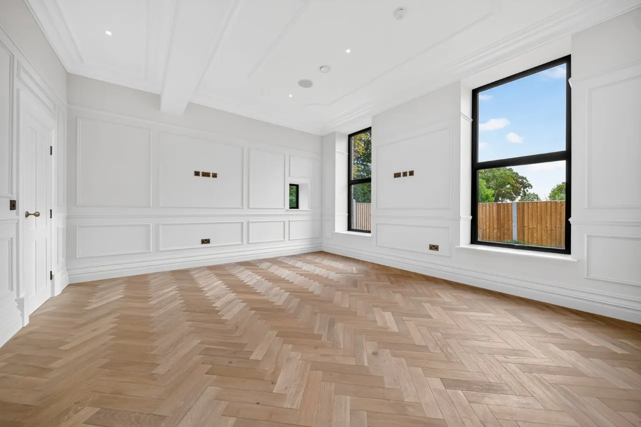 Old Road, Farsley, LS28, photo 10