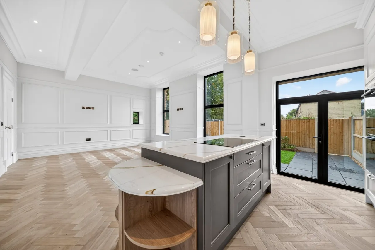 Old Road, Farsley, LS28, photo 7