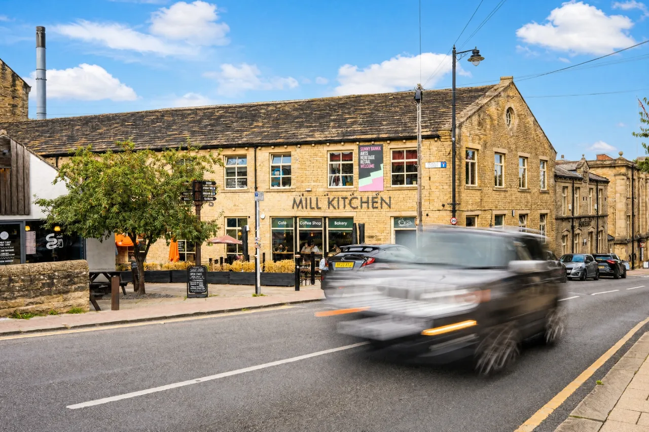 Old Road, Farsley, LS28, photo 18