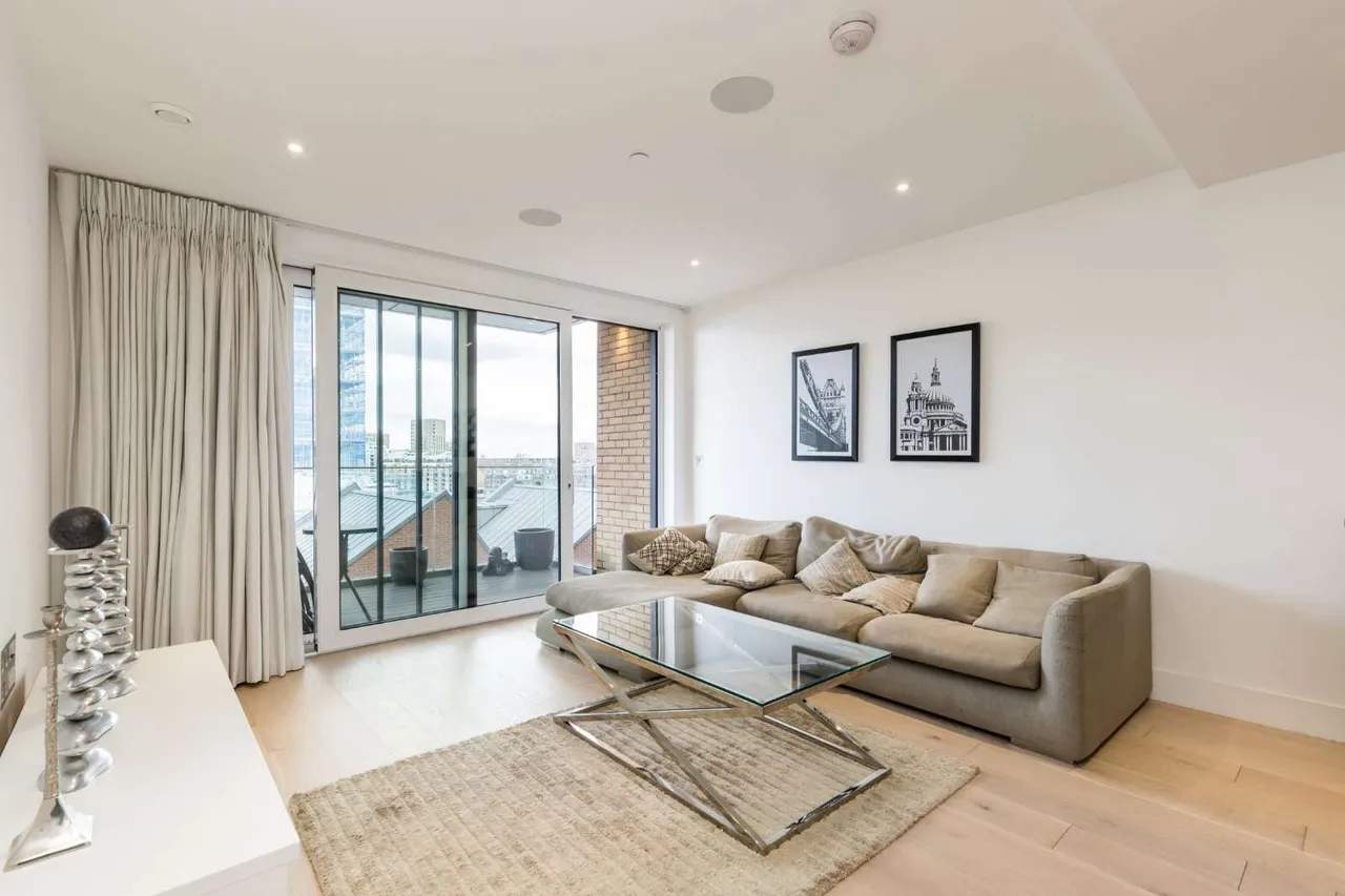 2 bed flat for sale — Central Avenue, Fulham, London, SW6 2GP