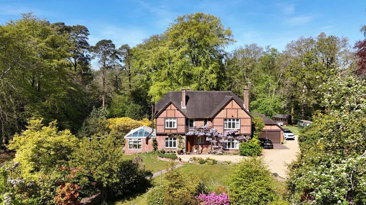 Gardeners Lane, East Wellow, Romsey, Hampshire, SO51 6AD, photo 18