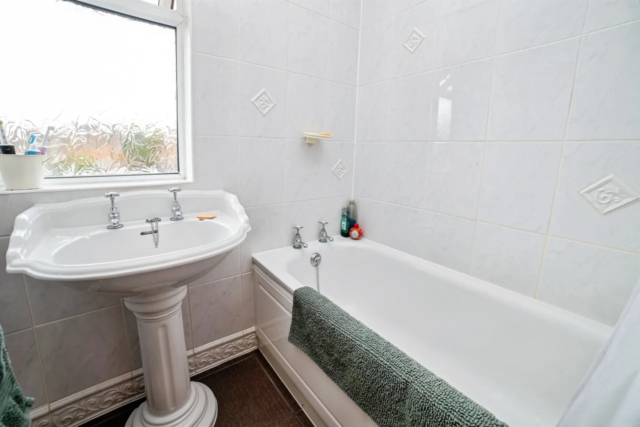 Birch Avenue, Rainworth, NG21, photo 12