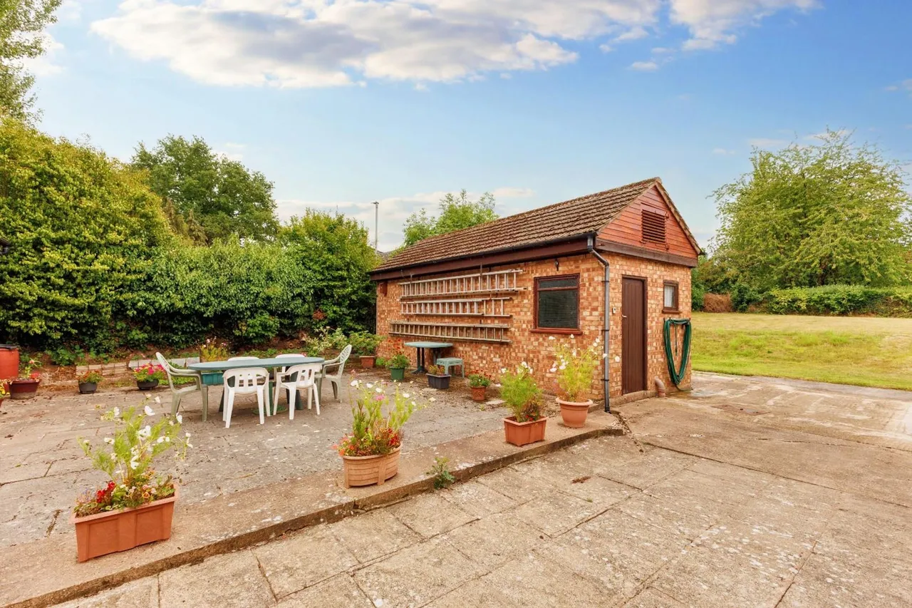 Lentons Lane, Aldermans Green, CV2, photo 28