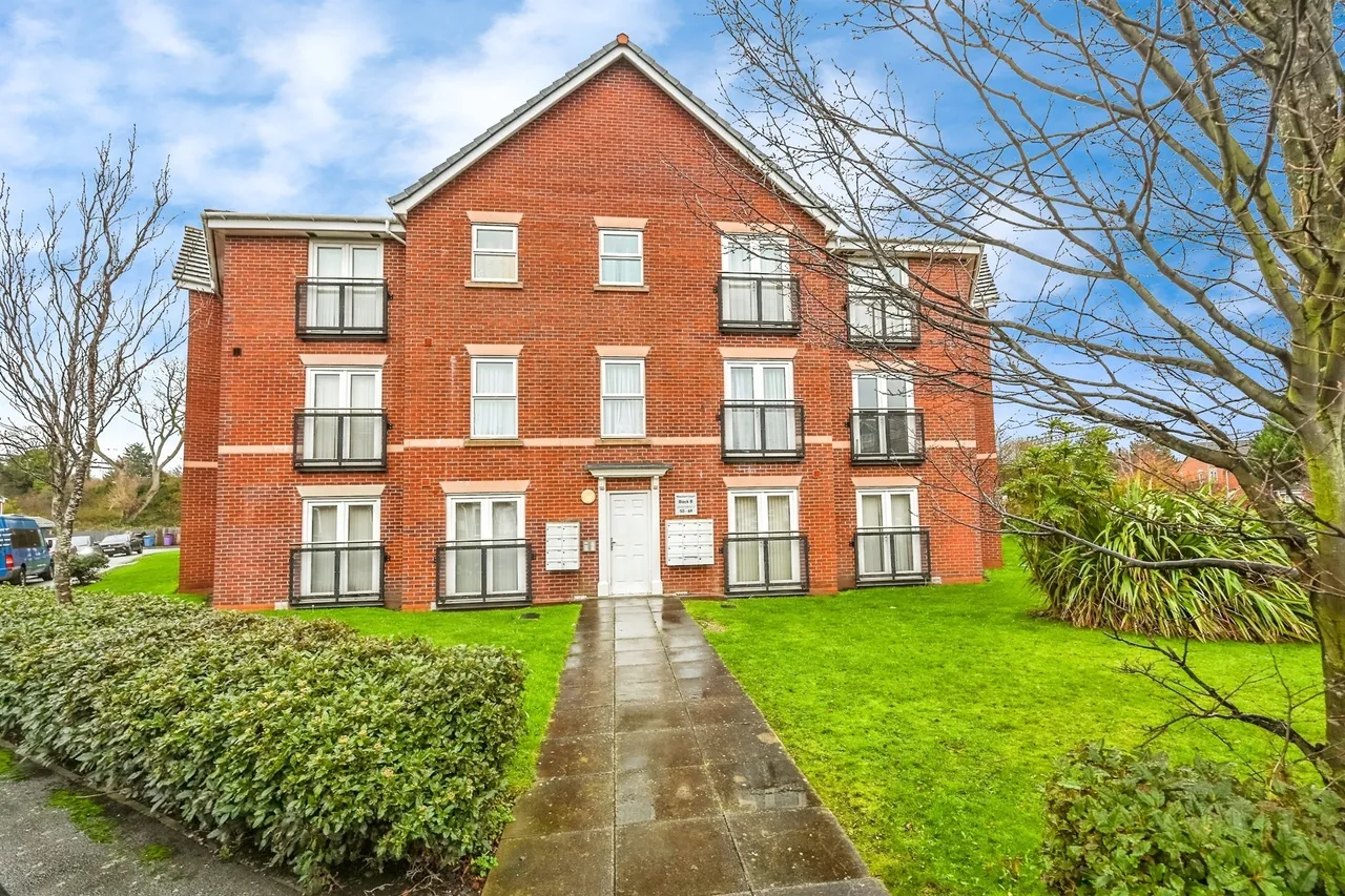 2 bed flat for sale, Mystery Close, Liverpool, L15