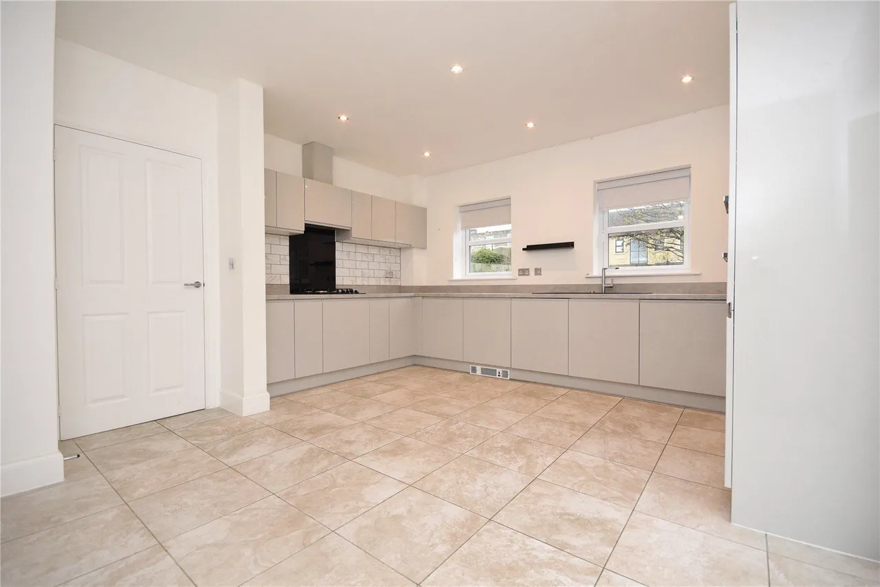 Crocus Drive, Drighlington, BD11, photo 10