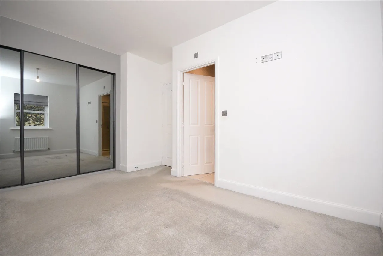 Crocus Drive, Drighlington, BD11, photo 6