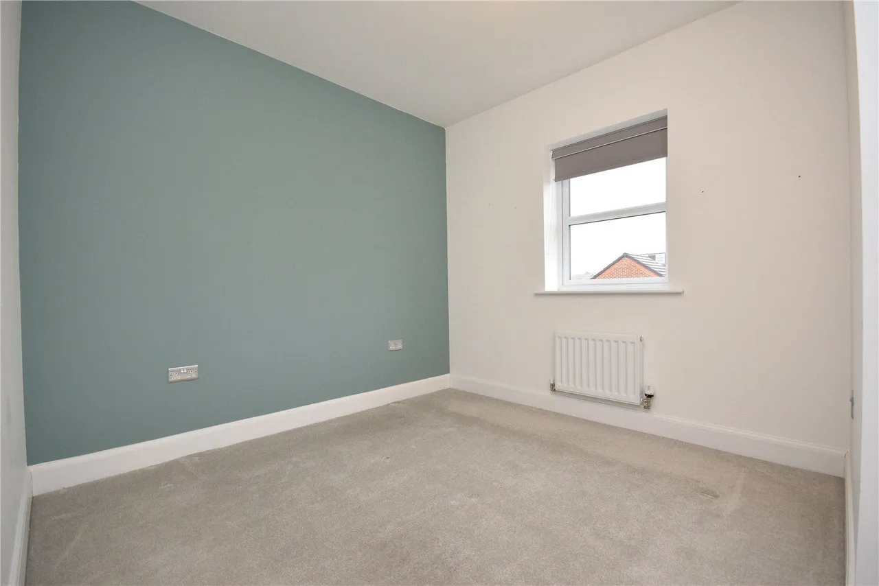 Crocus Drive, Drighlington, BD11, photo 13