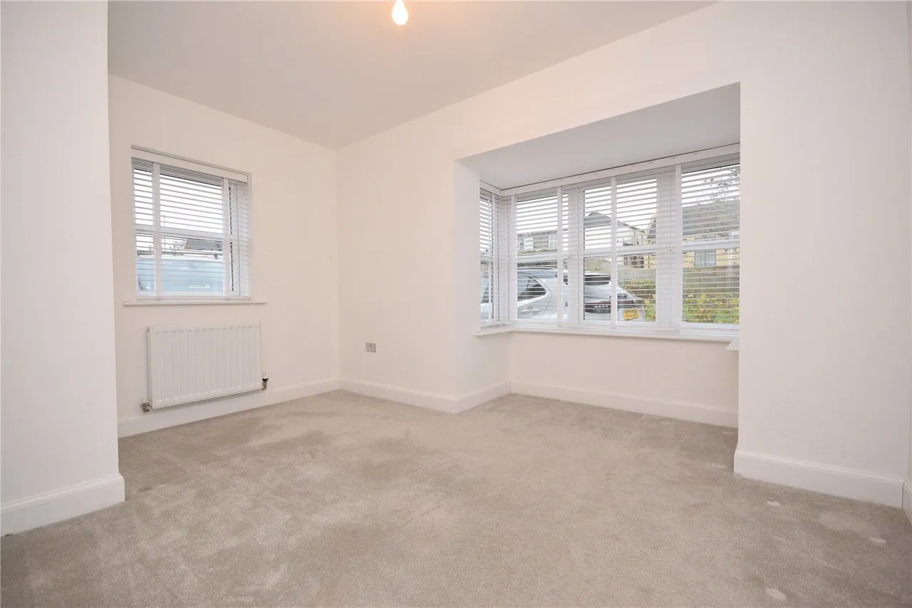 Crocus Drive, Drighlington, BD11, photo 9