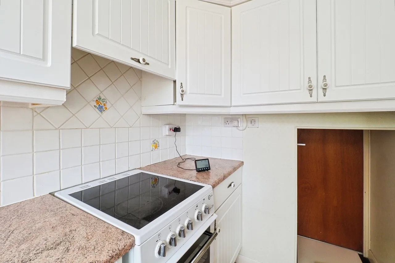 Chesham Drive, Bramcote, Nottingham, NG9, photo 9