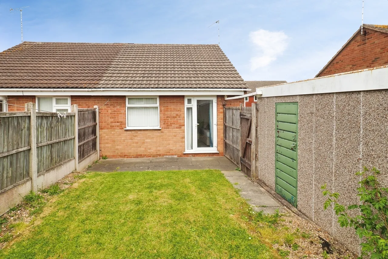 Chesham Drive, Bramcote, Nottingham, NG9, photo 2