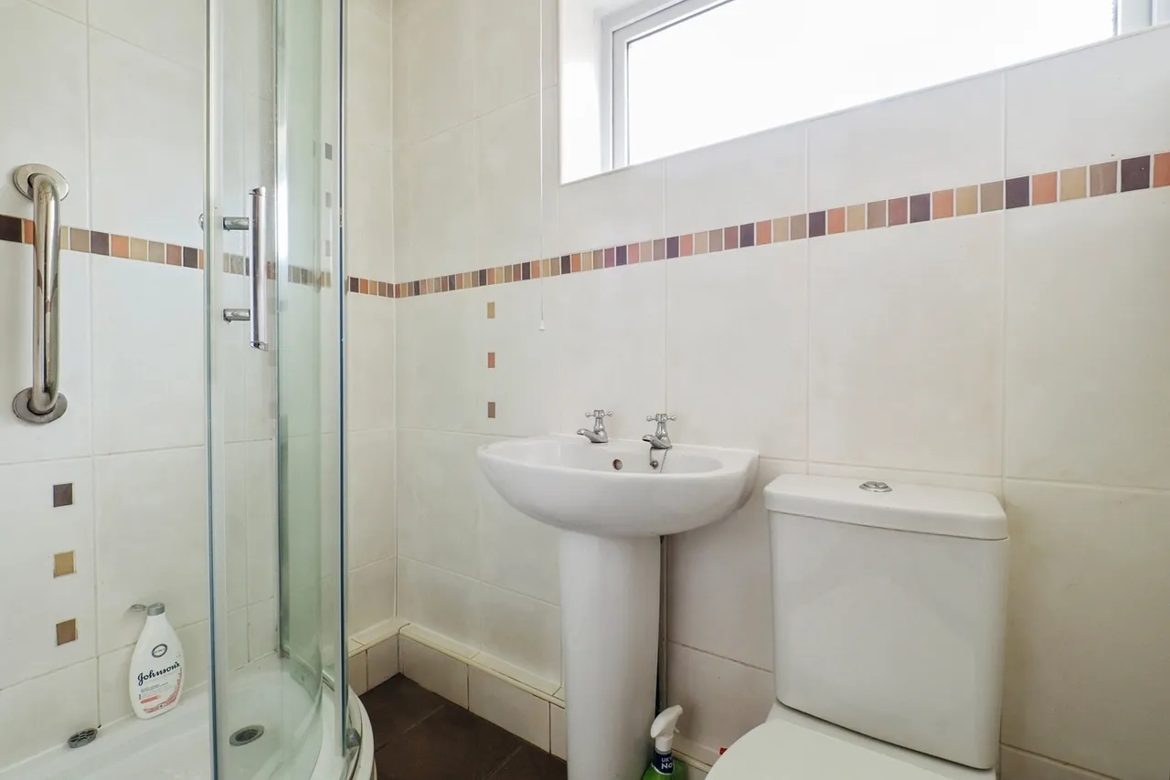Chesham Drive, Bramcote, Nottingham, NG9, photo 4