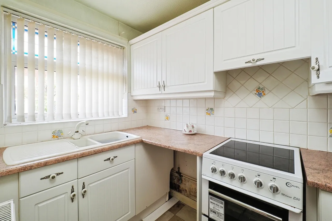 Chesham Drive, Bramcote, Nottingham, NG9, photo 8