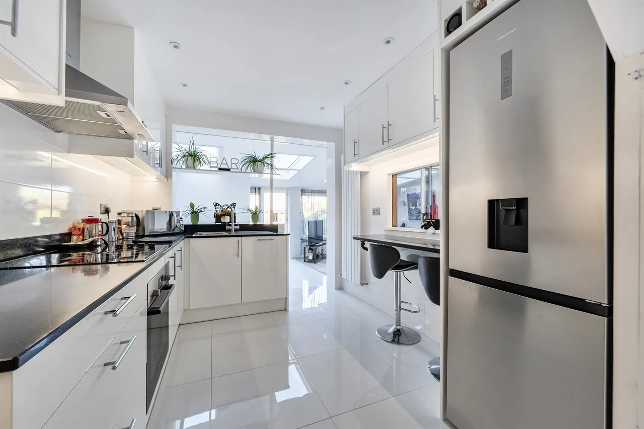 Wellington Road, Enfield, photo 3