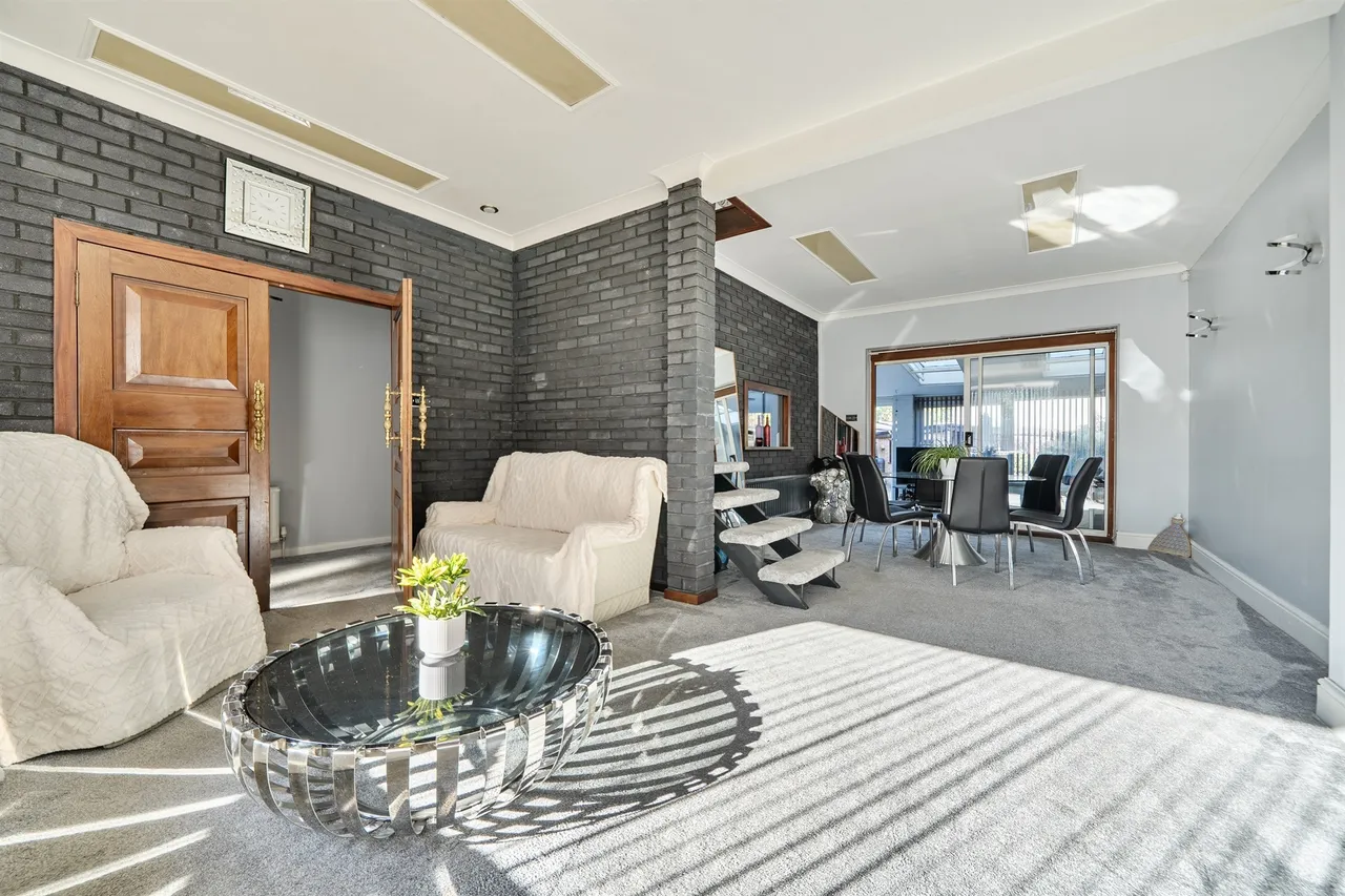 Wellington Road, Enfield, photo 6