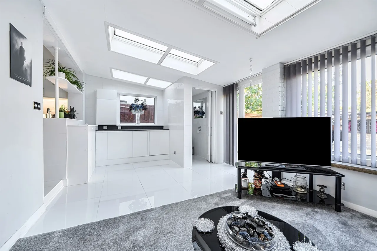 Wellington Road, Enfield, photo 5