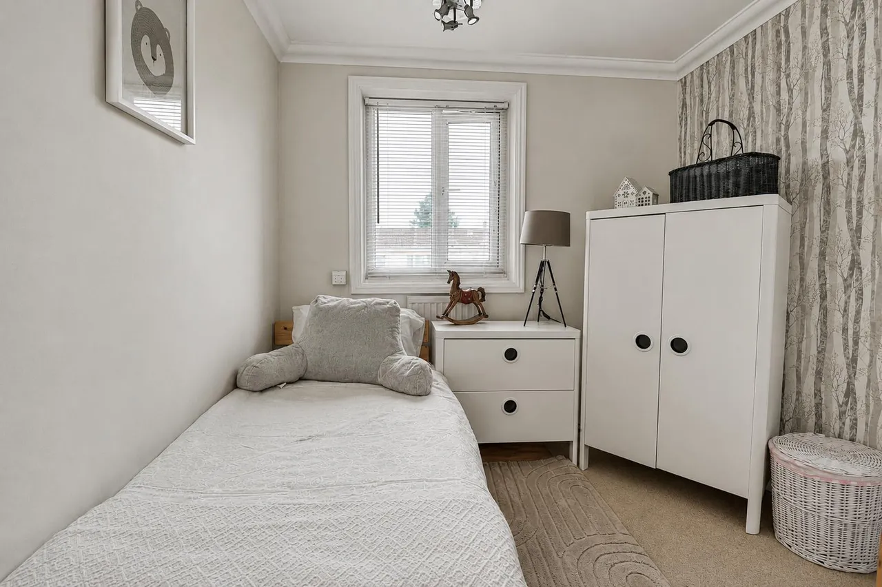 St. Marys Crescent, East Leake, LE12, photo 19