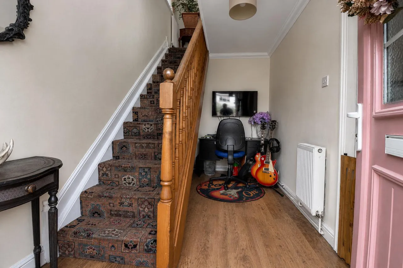 St. Marys Crescent, East Leake, LE12, photo 11